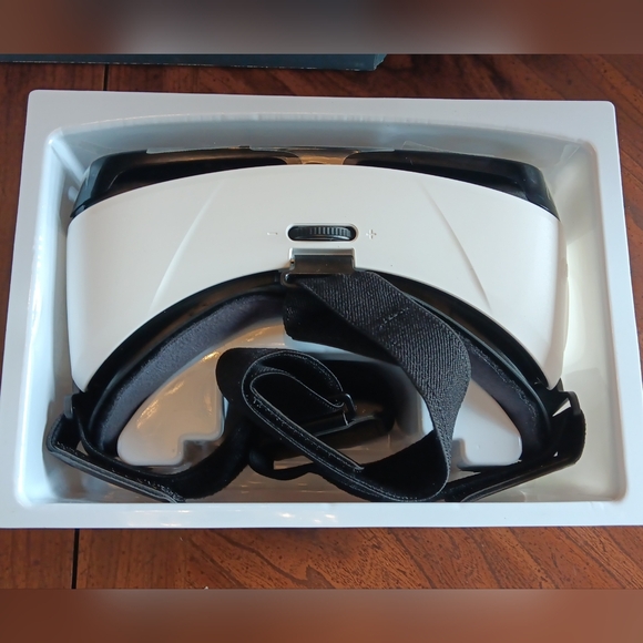 SAMSUNG GEAR VR - Picture 3 of 11